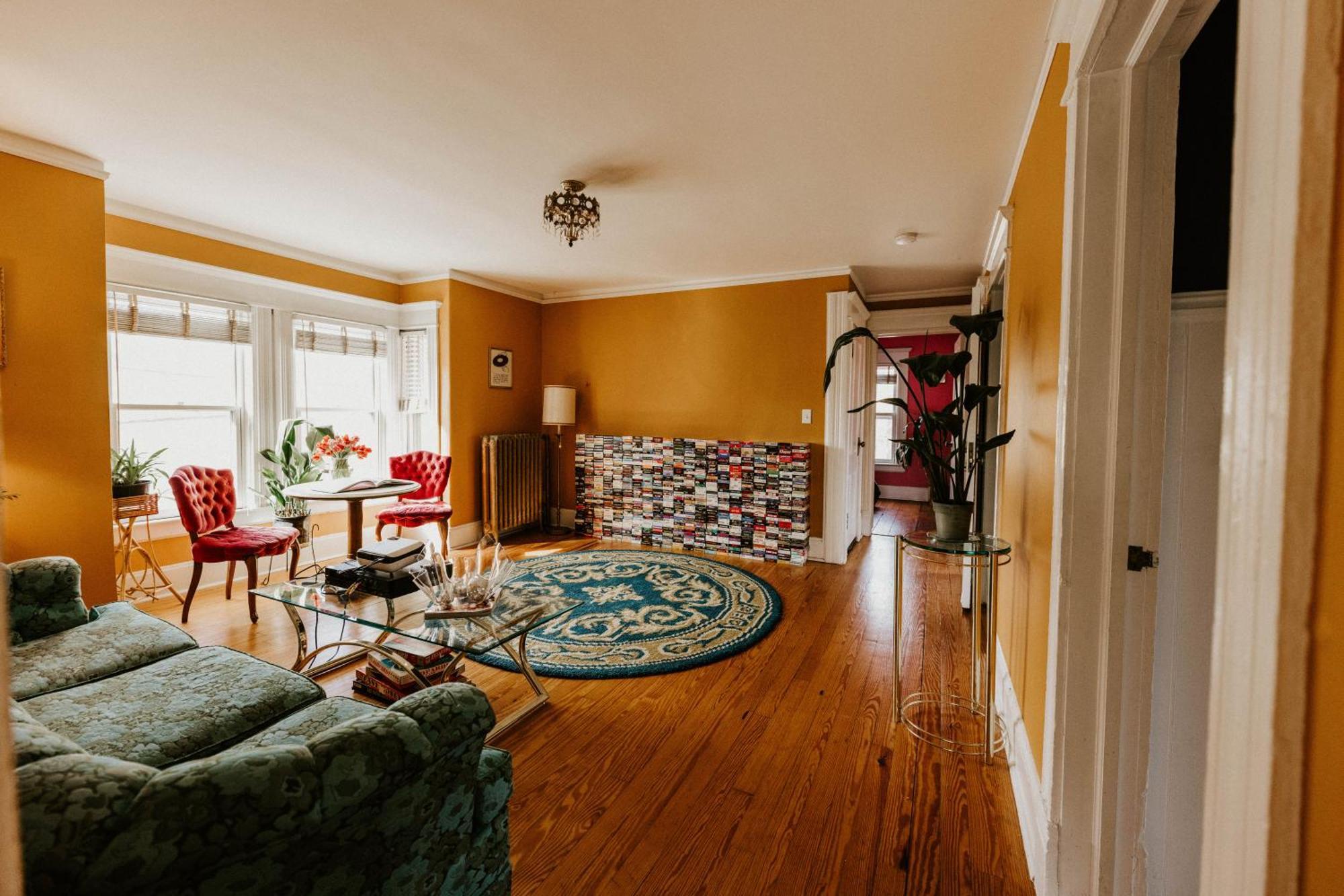 Retro Gem Box Victorian Steps From Irvine Park Apartment Saint Paul Exterior photo